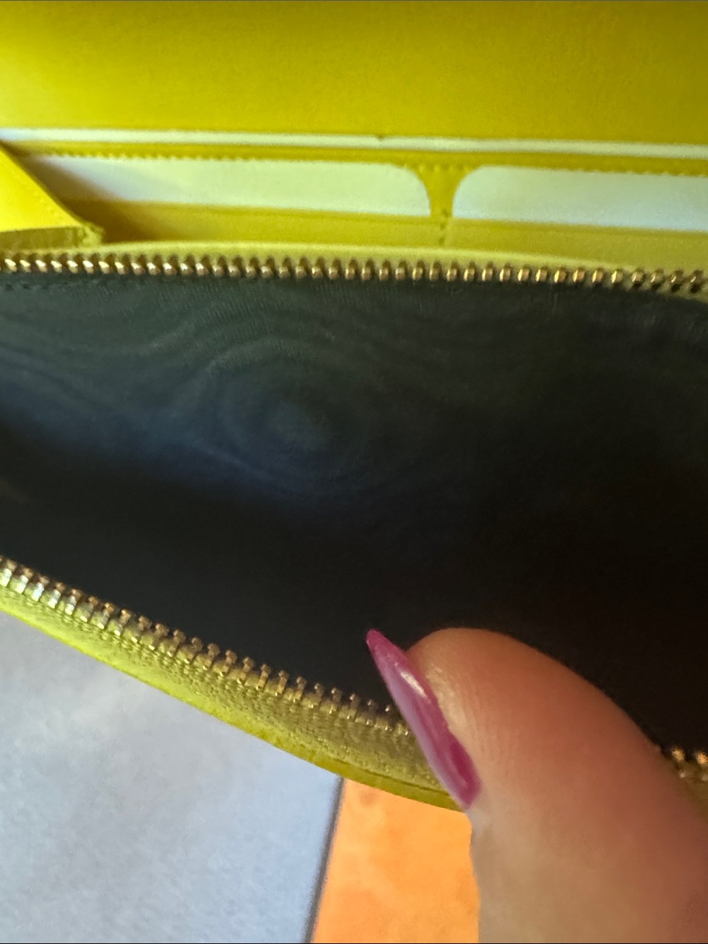 Yves Saint Laurent Yellow Leather Y Ligne Long Wallet with dustbag - Picture 8 of 16
